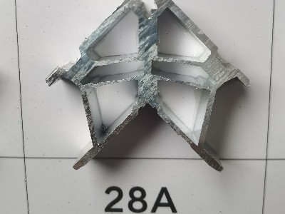 28高螺丝注胶角码